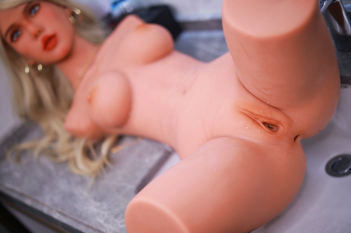 B9-79 – Adult Torso Love Doll